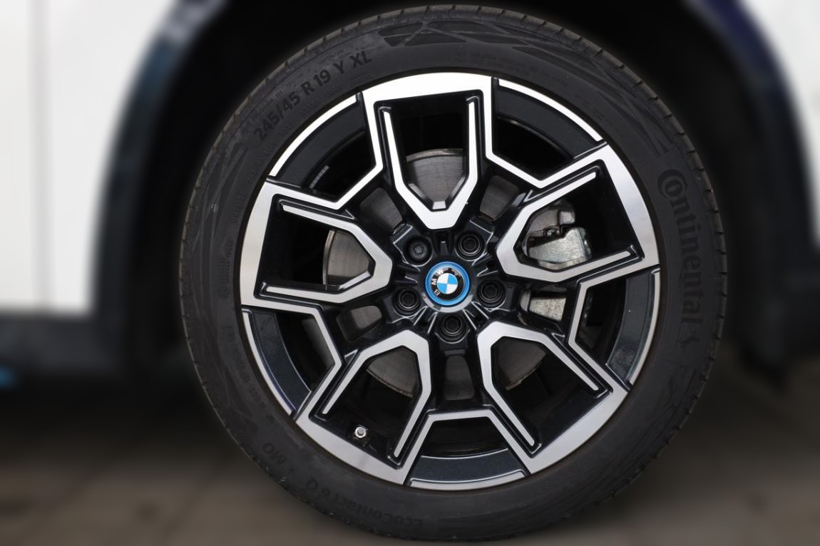 2023 BMW iX1 - 28 000 km
