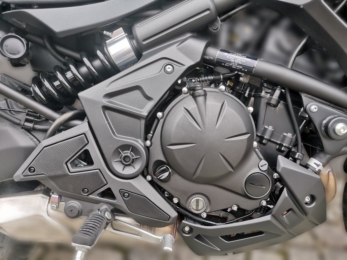 2022 Kawasaki Versys 650 - 12 000 km - Náhled 20