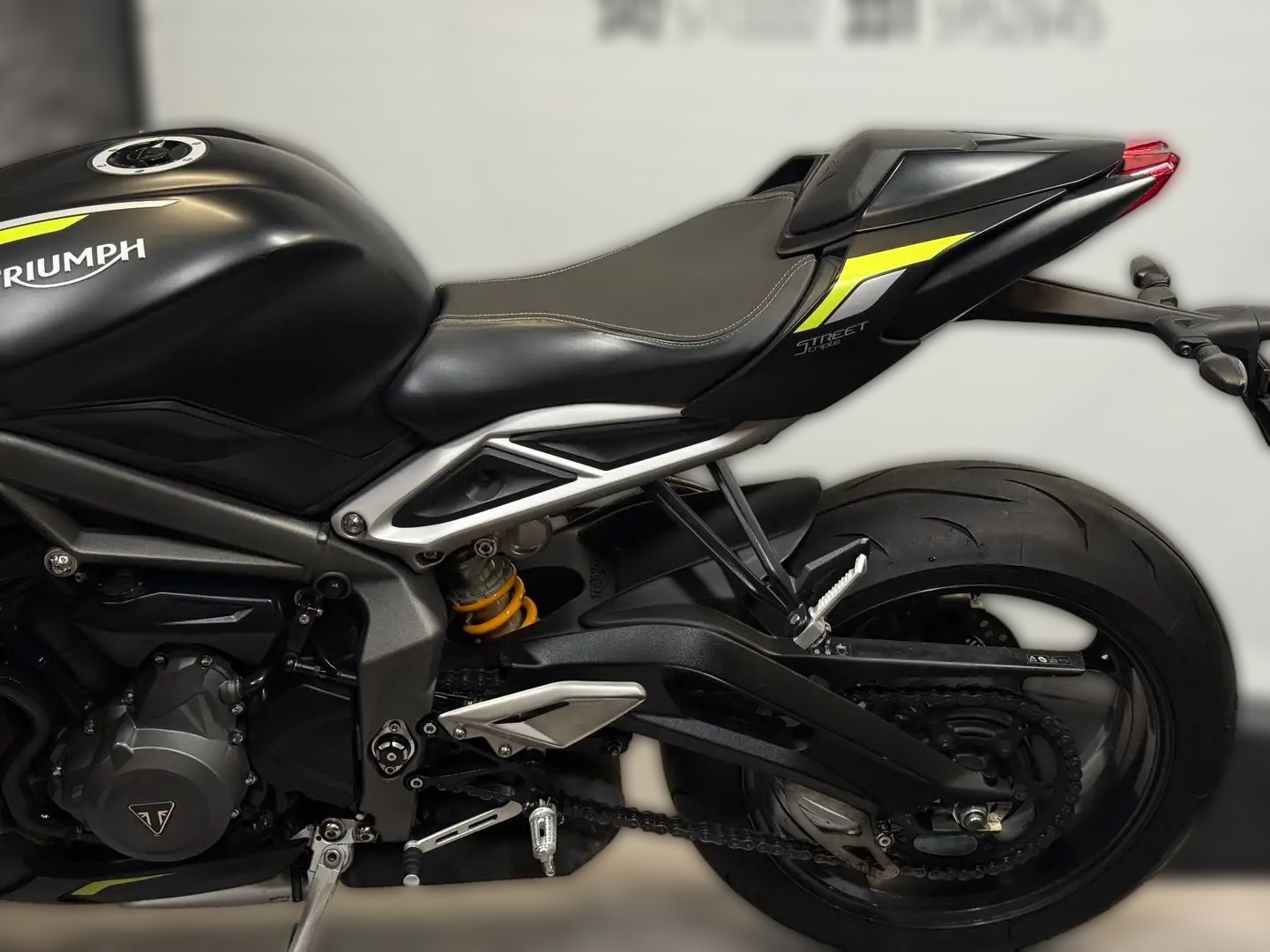 2020 Triumph Street Triple 765 - 34 400 km - Náhled 13