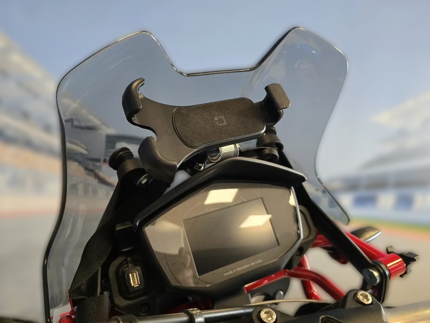 2023 Moto Guzzi V85 TT - 3 000 km - Náhled 8