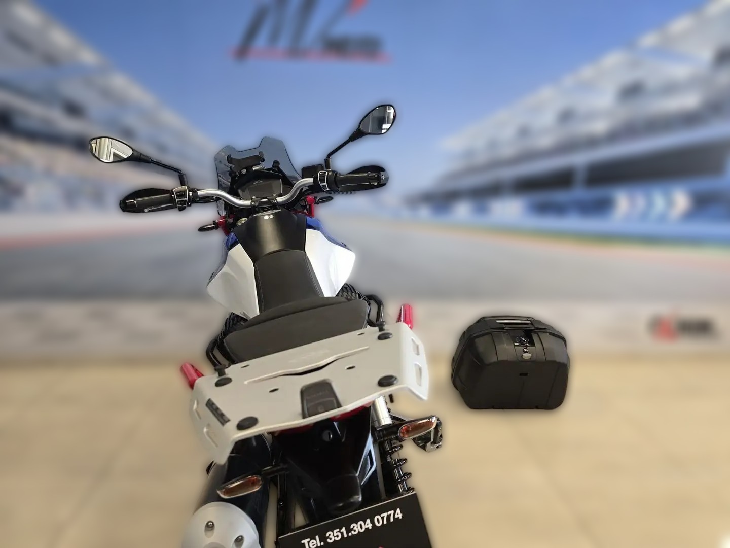 2023 Moto Guzzi V85 TT - 3 000 km - Náhled 21