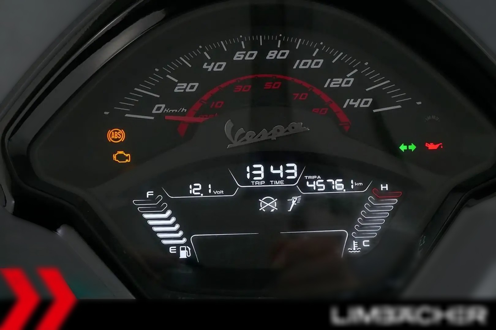2025 Piaggio Vespa GTS - 4 576 km - Náhled 22