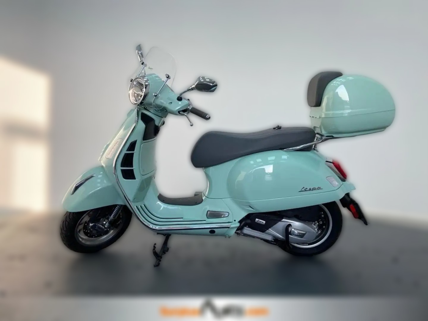 2023 Piaggio Vespa GTS - 2 100 km - Náhled 8