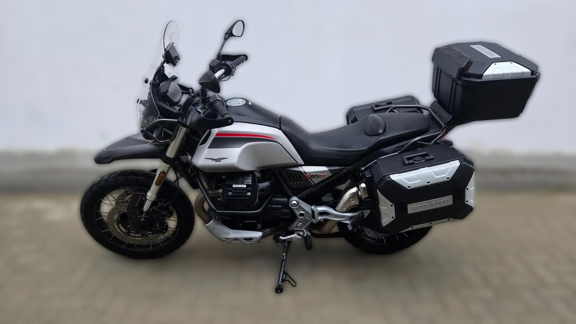 2023 Moto Guzzi V85 TT - 21 500 km - Náhled 2