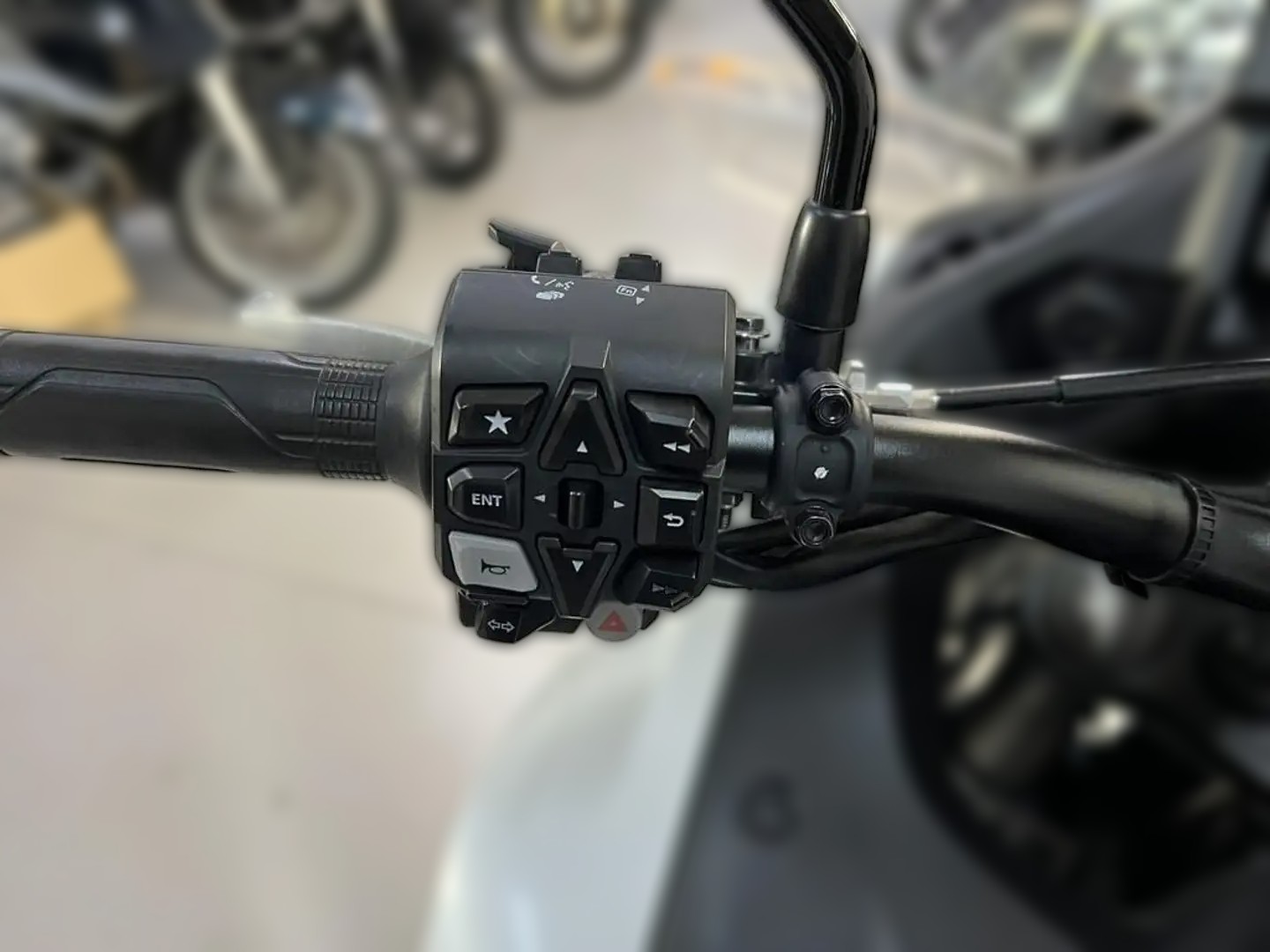 2023 Honda NT 1100 - 10 938 km - Náhled 22