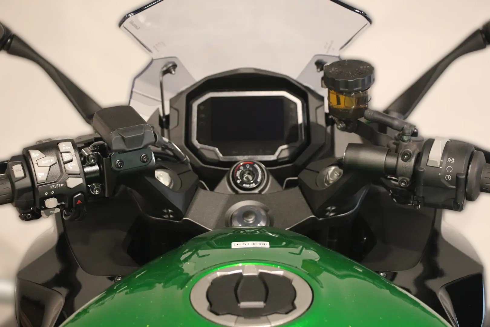 2025 Kawasaki Ninja H2 - 0 km - Náhled 7