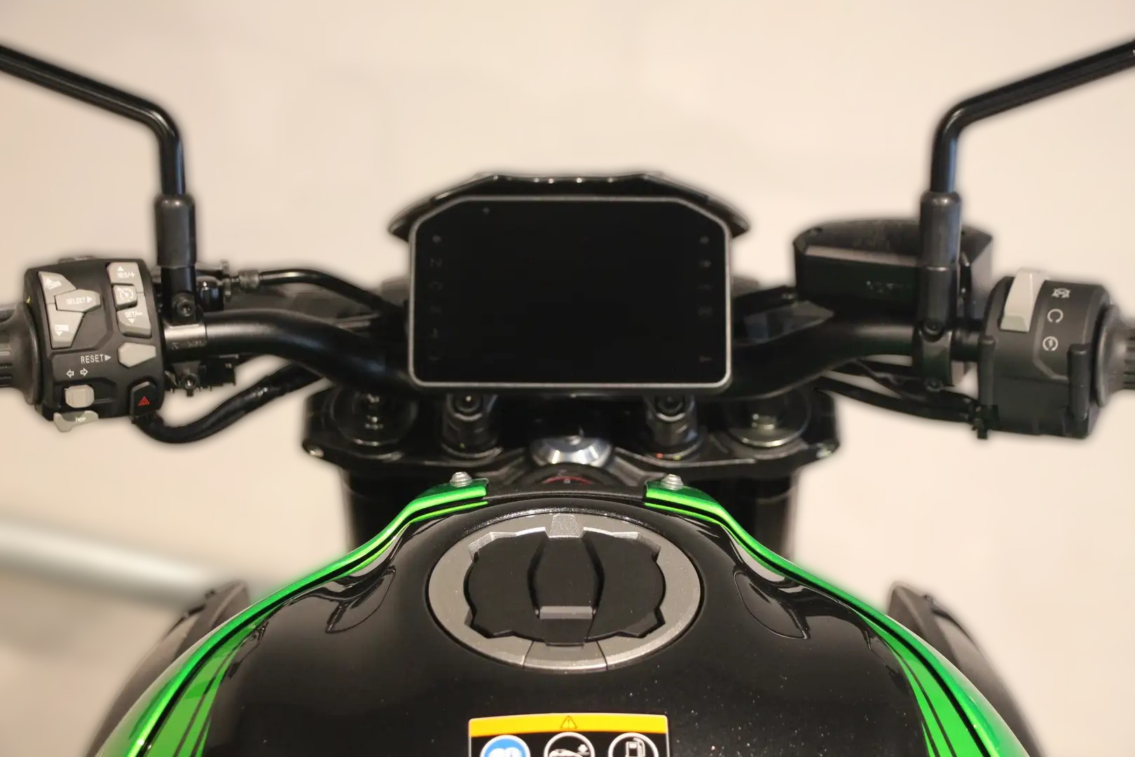 2026 Kawasaki Z900 - 0 km - Náhled 10