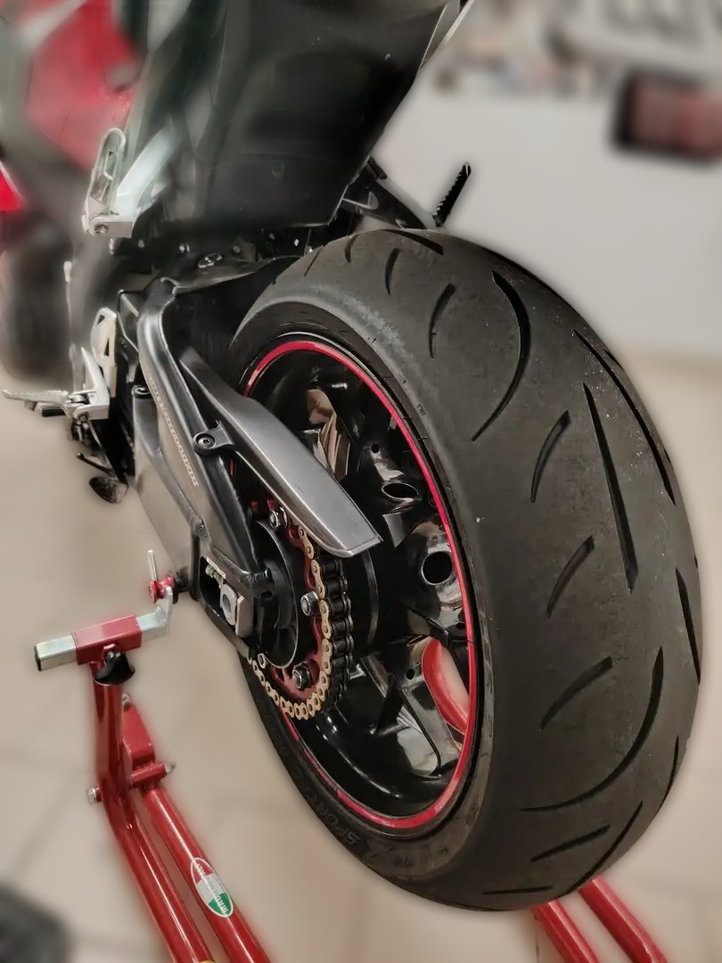 2012 Honda CBR 1000RR - 48 200 km - Náhled 11