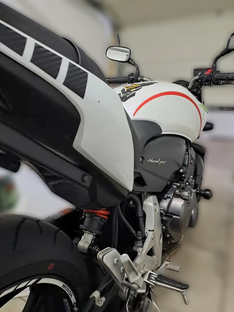 2011 Honda CB 600 F Hornet - 49 000 km - Náhled 16