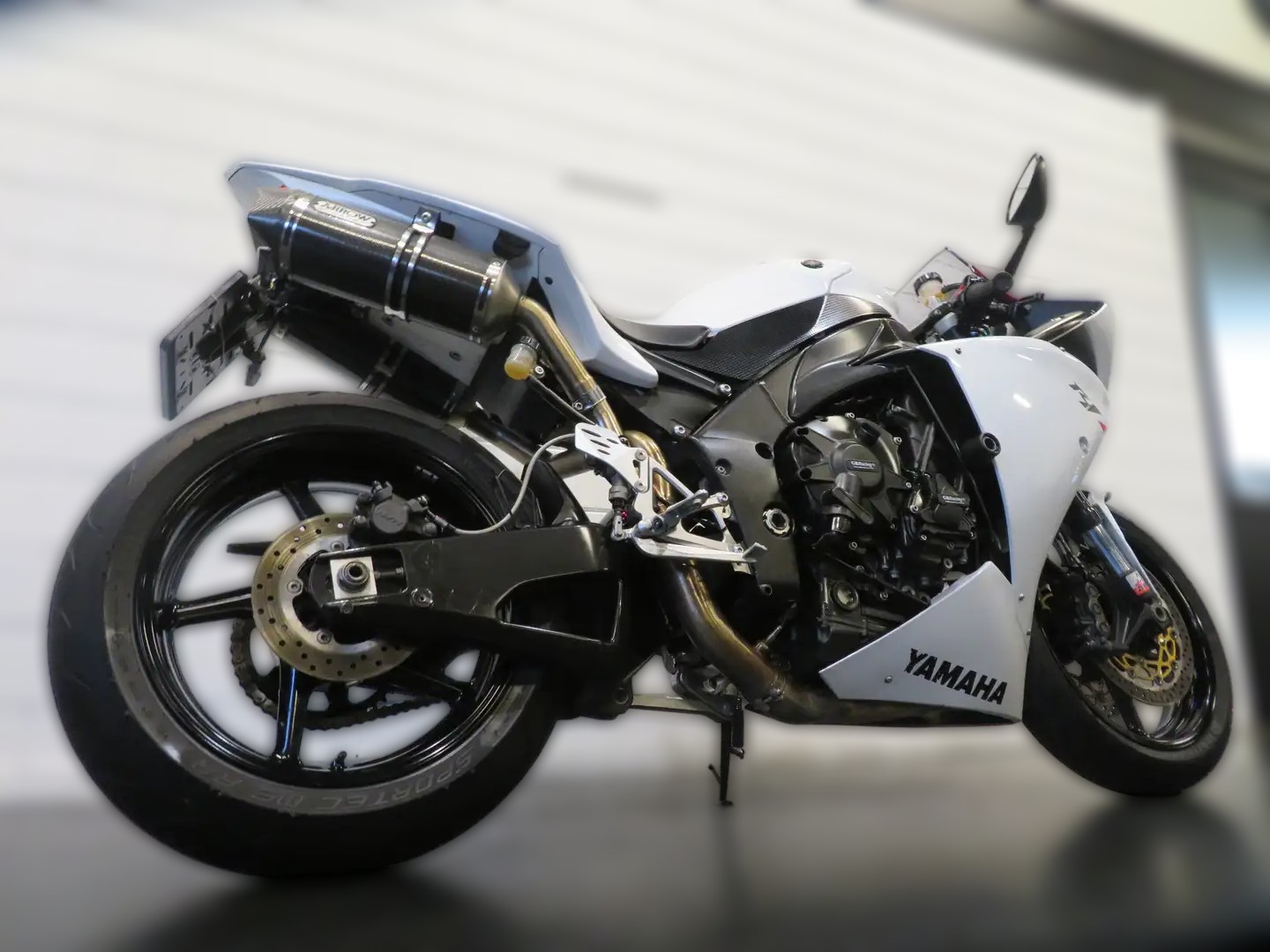2011 Yamaha YZF-R1 - 45 100 km - Náhled 13