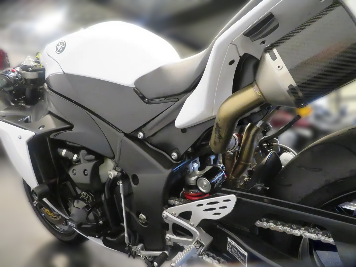2011 Yamaha YZF-R1 - 45 100 km - Náhled 17