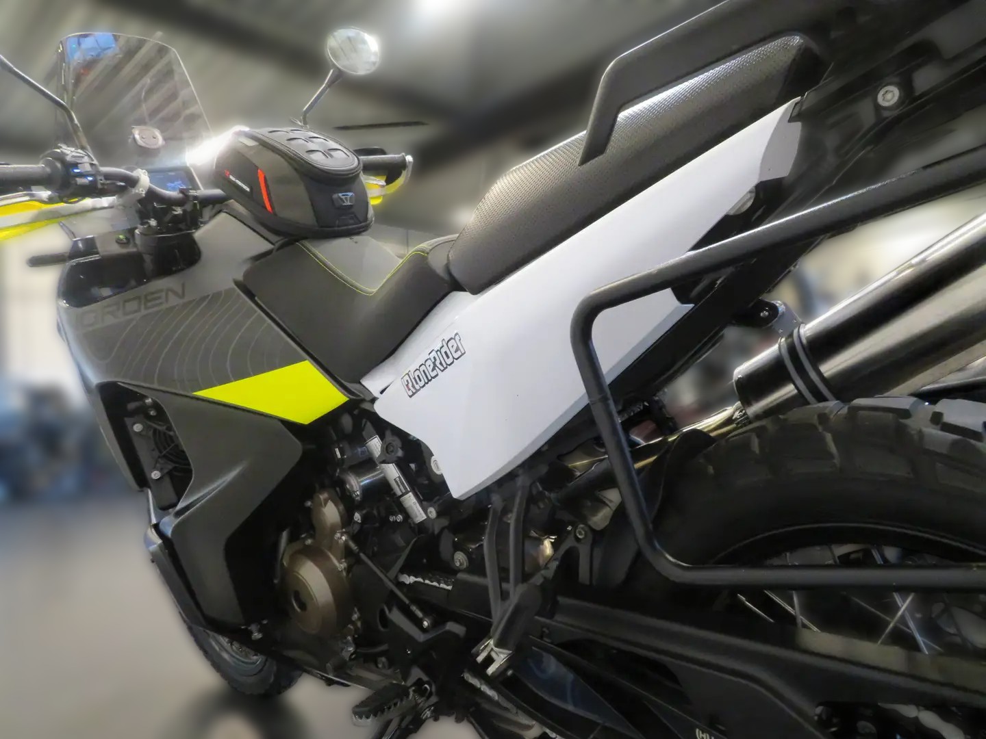 2022 Husqvarna Norden 901 - 44 300 km - Náhled 7