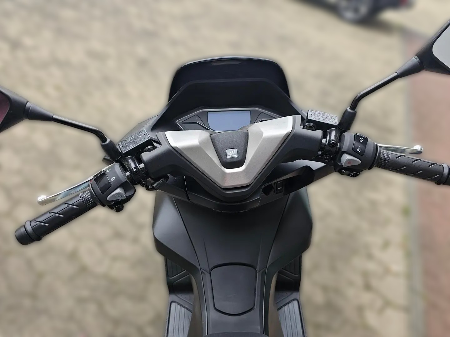 2025 Honda PCX 125 - 150 km - Náhled 9