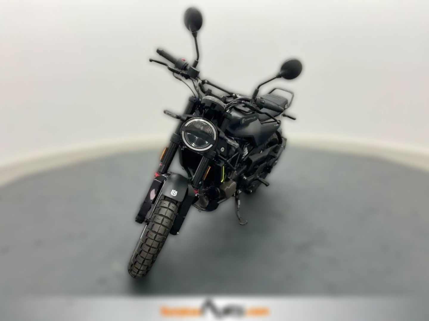 2024 Husqvarna Svartpilen 401 - 200 km - Náhled 3