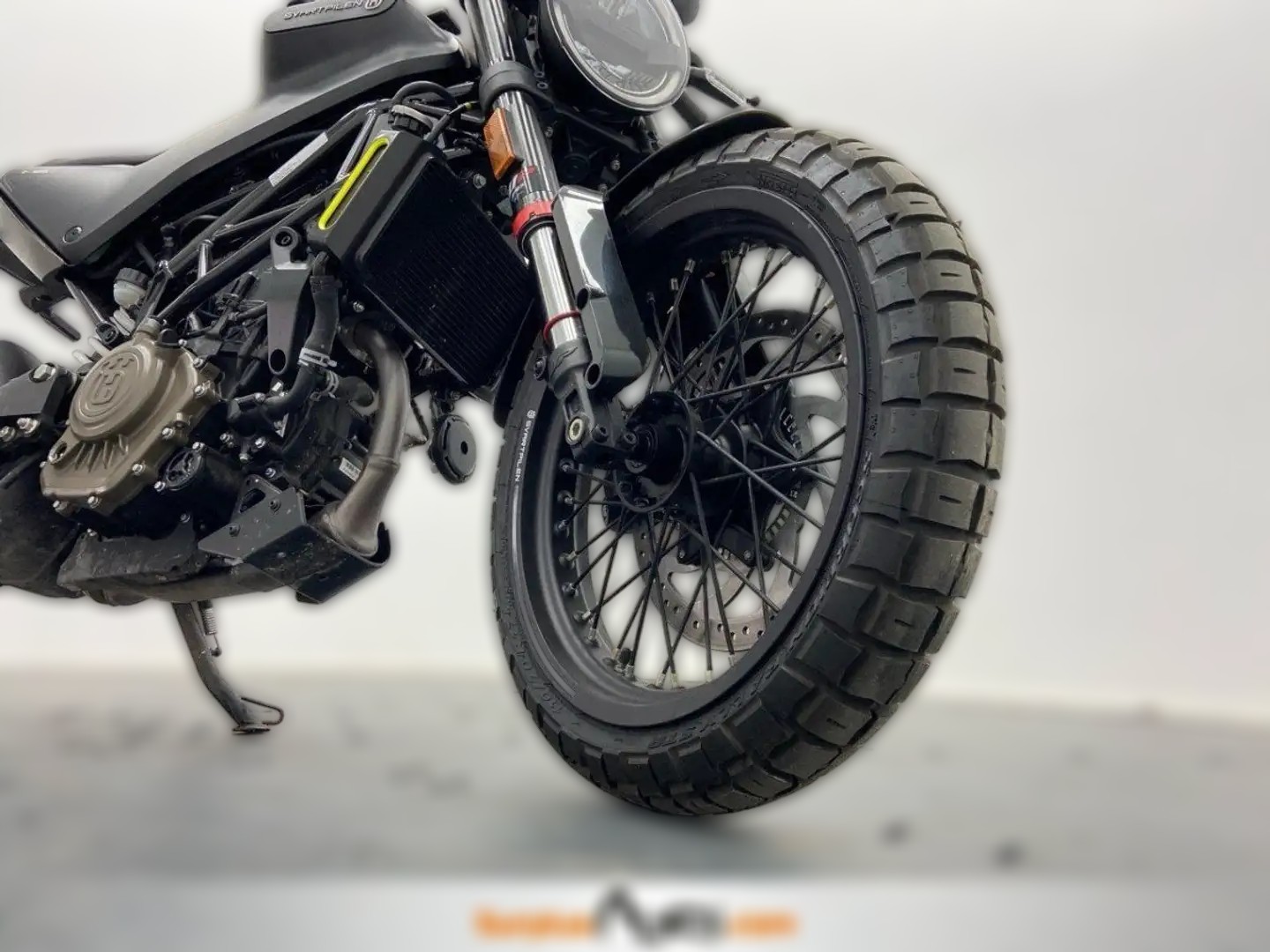 2024 Husqvarna Svartpilen 401 - 200 km - Náhled 4