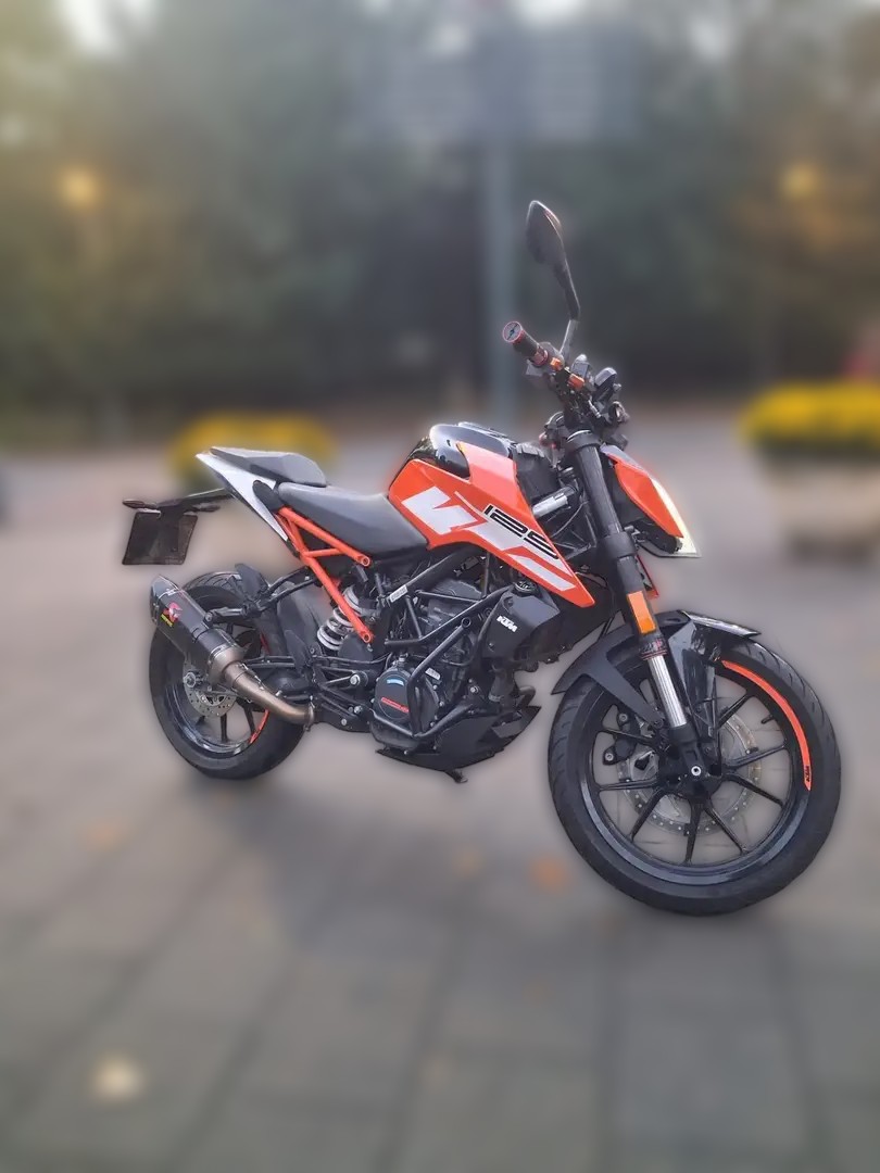 2018 KTM 125 Duke - 14 500 km - Náhled 3