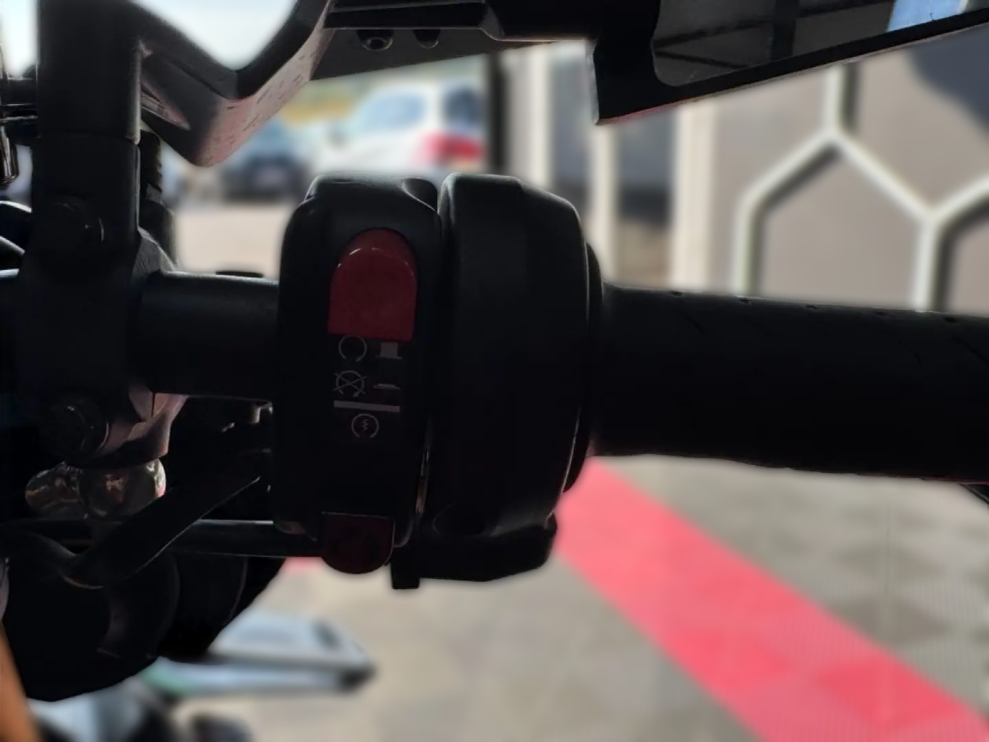 2020 Aprilia Tuono V4 - 28 900 km - Náhled 13