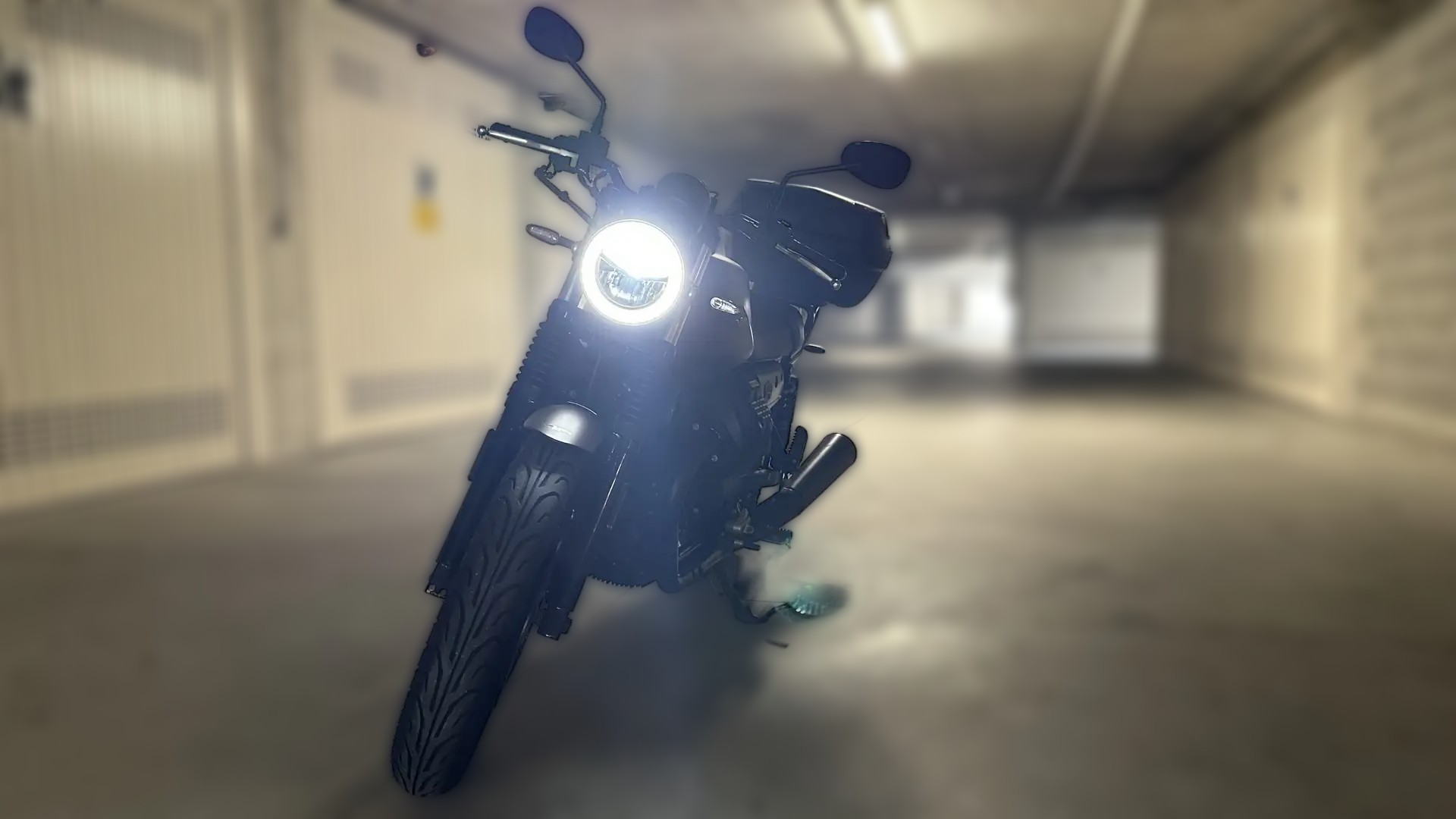 2020 Moto Guzzi V7 - 3 000 km - Náhled 2