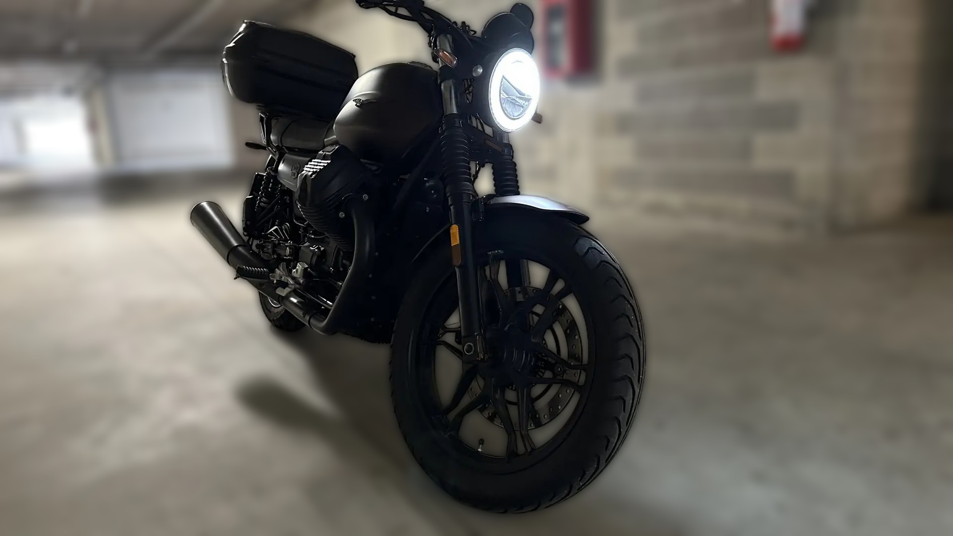 2020 Moto Guzzi V7 - 3 000 km - Náhled 4