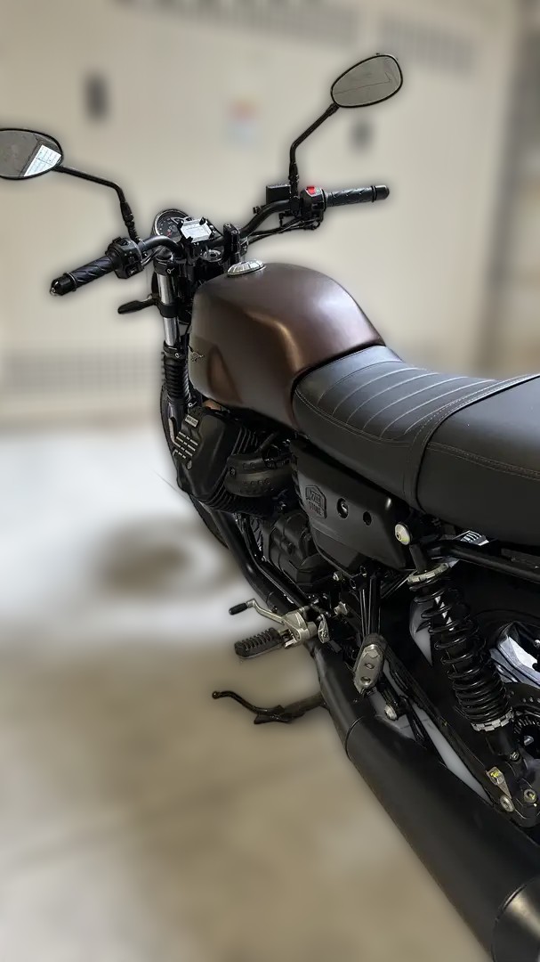 2020 Moto Guzzi V7 - 3 000 km - Náhled 7