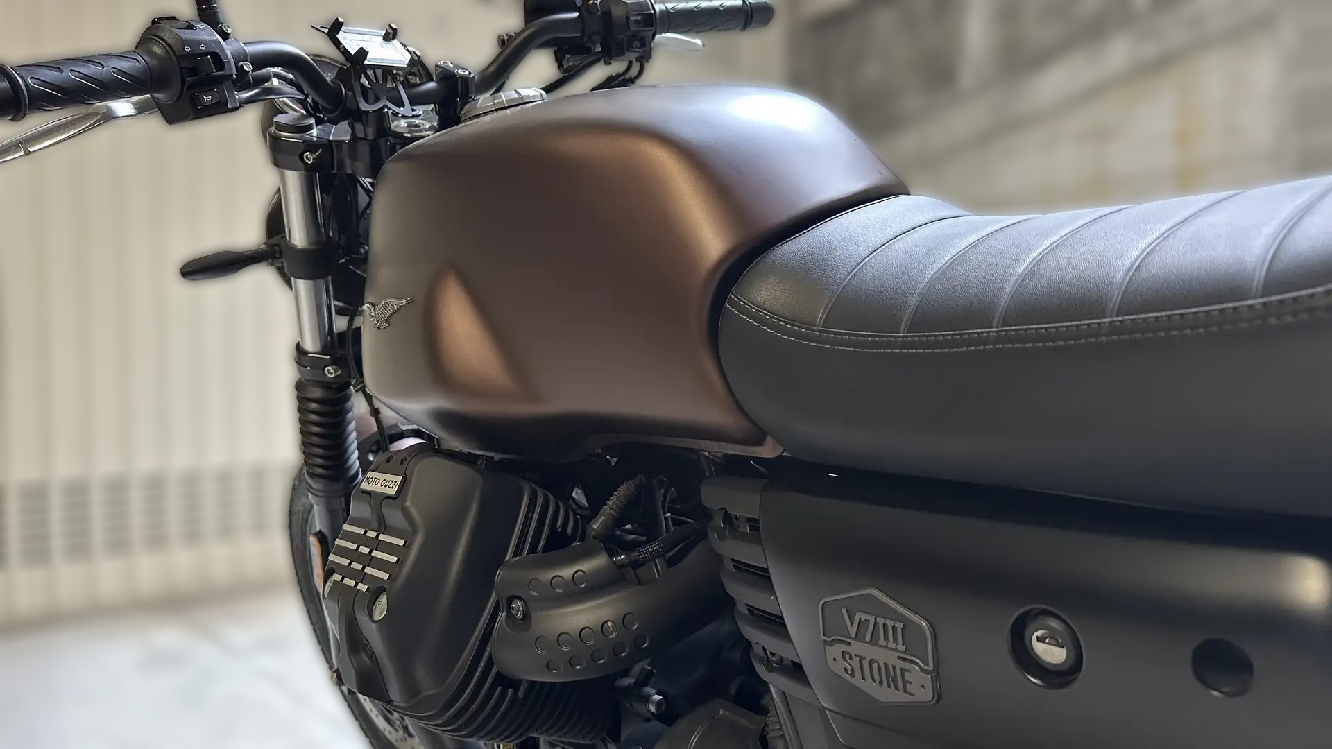 2020 Moto Guzzi V7 - 3 000 km - Náhled 8