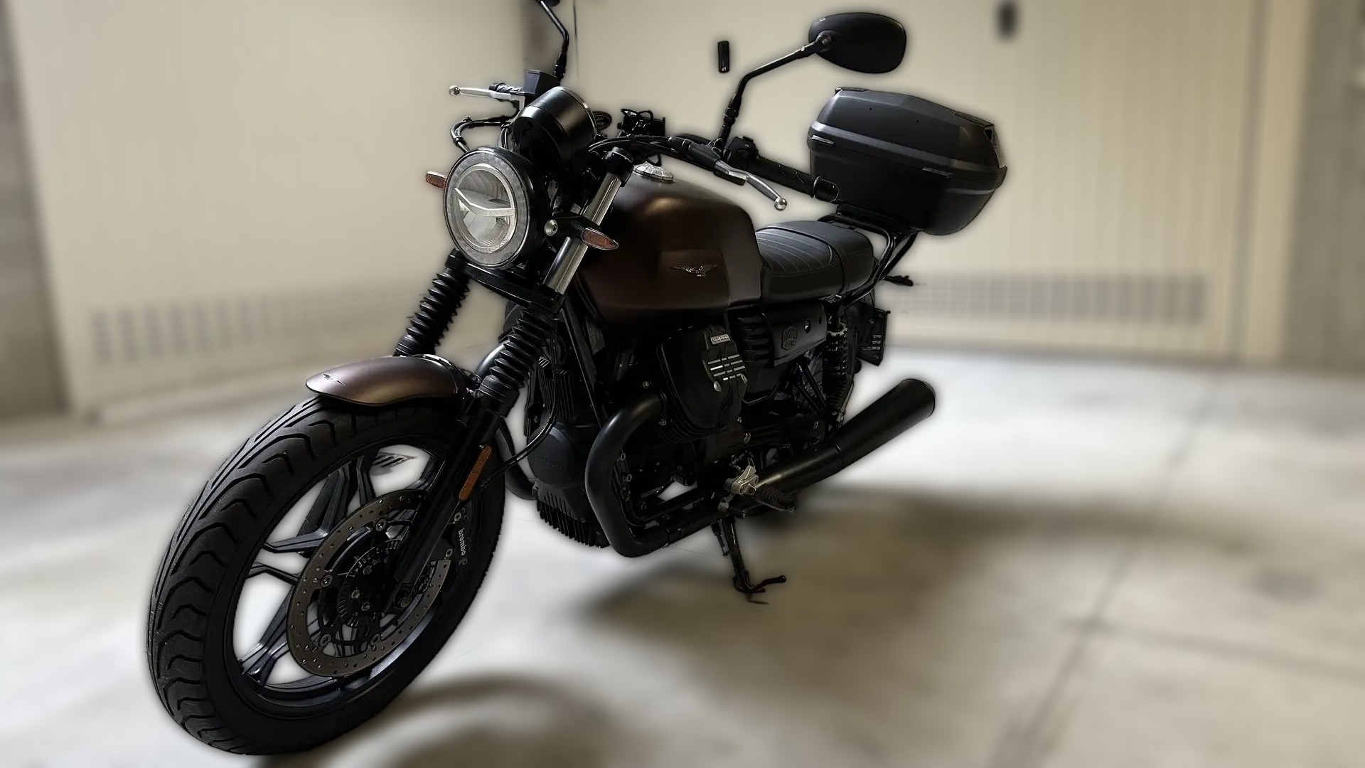 2020 Moto Guzzi V7 - 3 000 km - Náhled 13