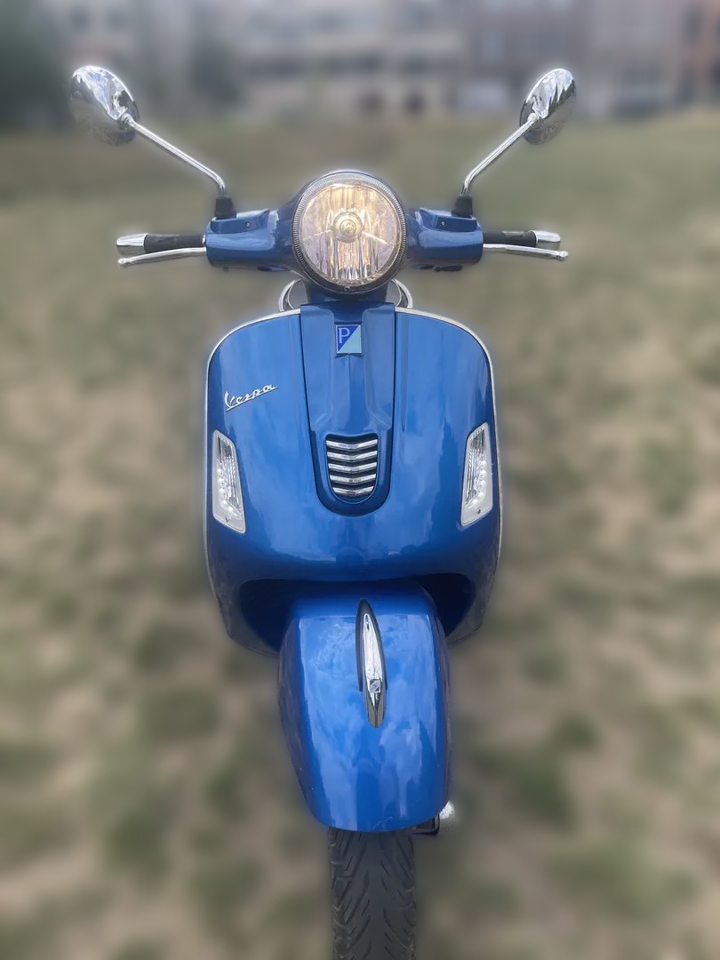 2015 Piaggio Vespa GTS - 1 600 km - Náhled 4