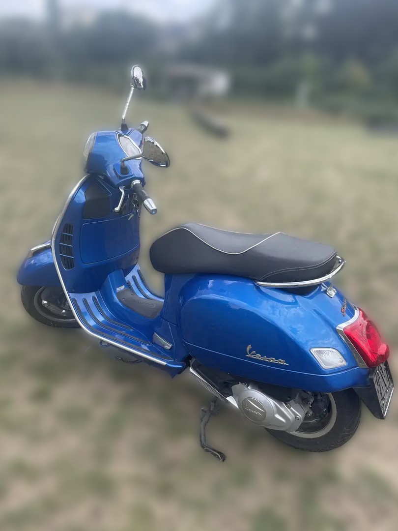2015 Piaggio Vespa GTS - 1 600 km - Náhled 13