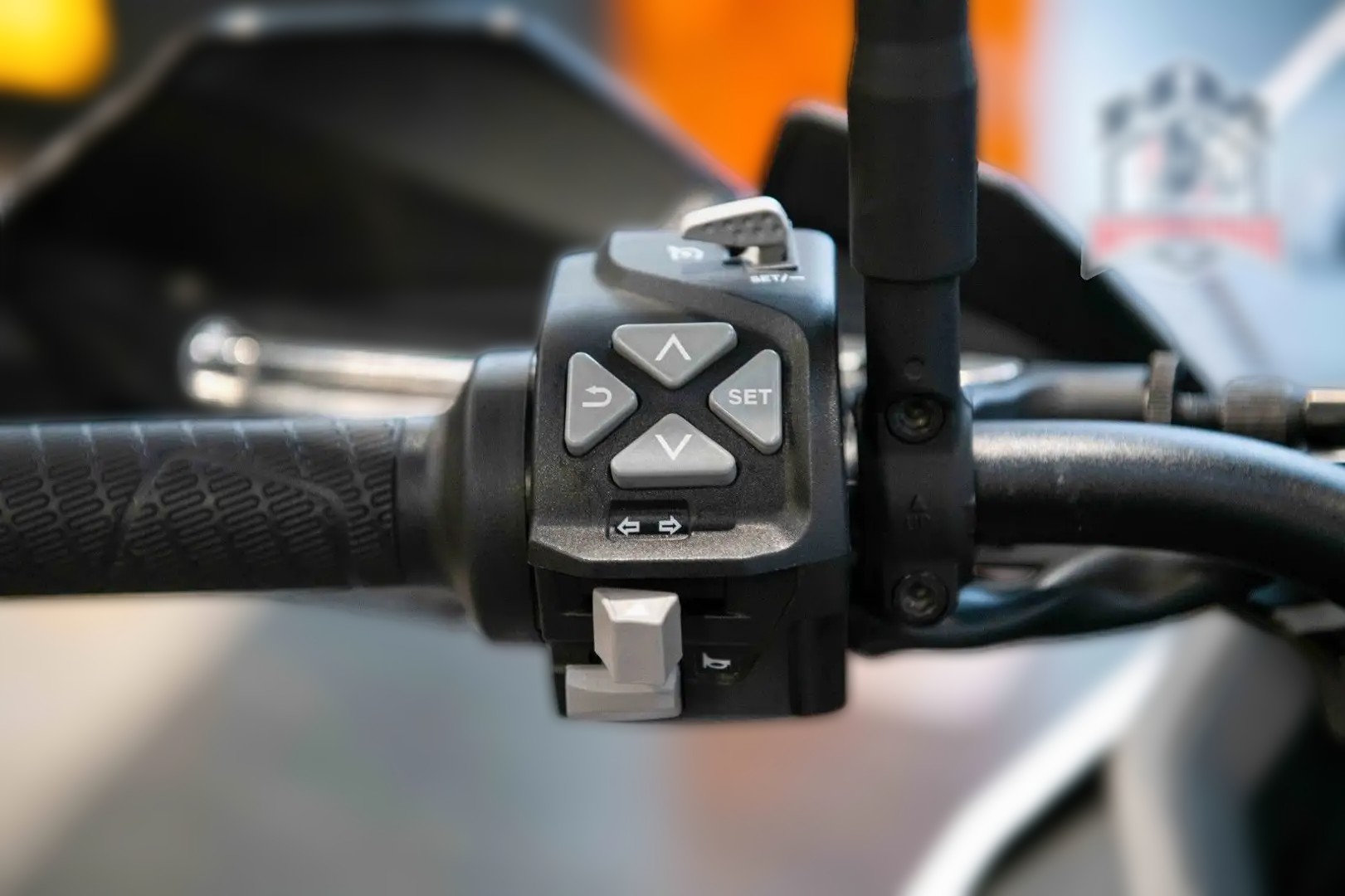 2023 KTM 790 Adventure - 23 100 km - Náhled 19