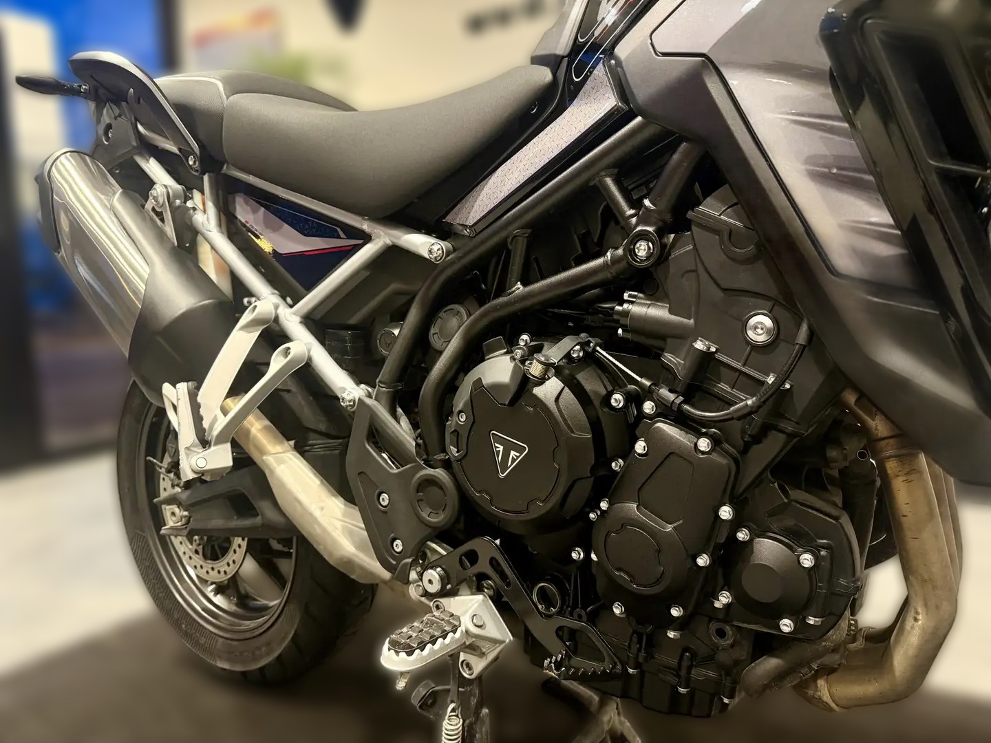 2025 Triumph Tiger 900 - 3 000 km - Náhled 13