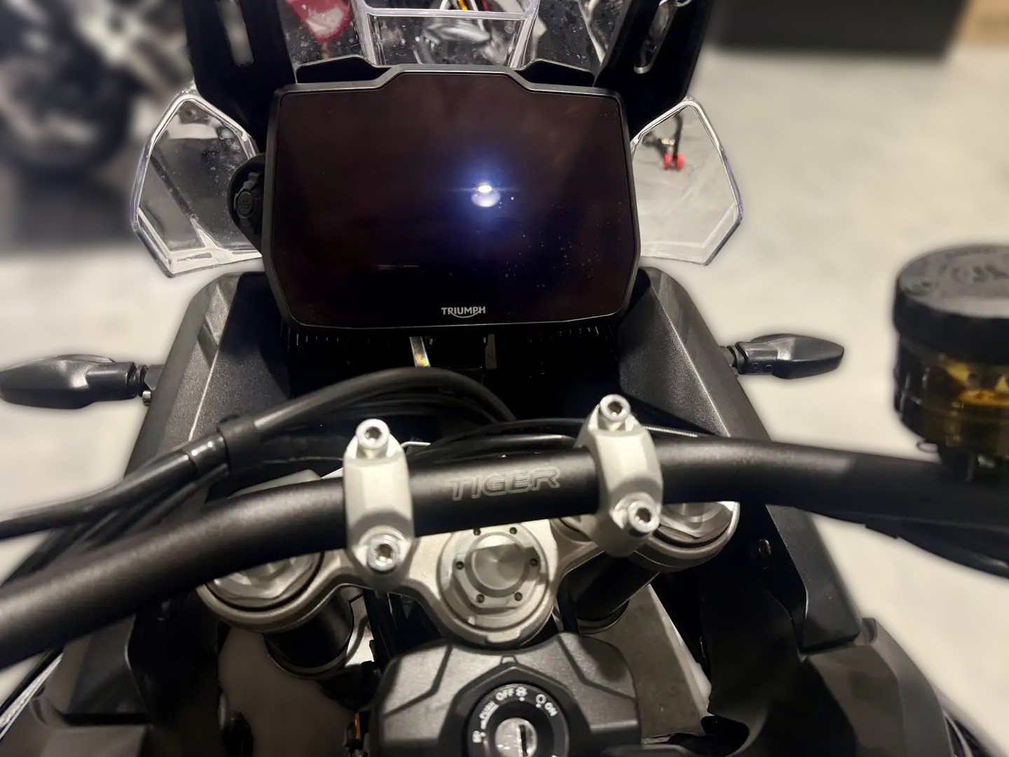 2025 Triumph Tiger 900 - 3 000 km - Náhled 14