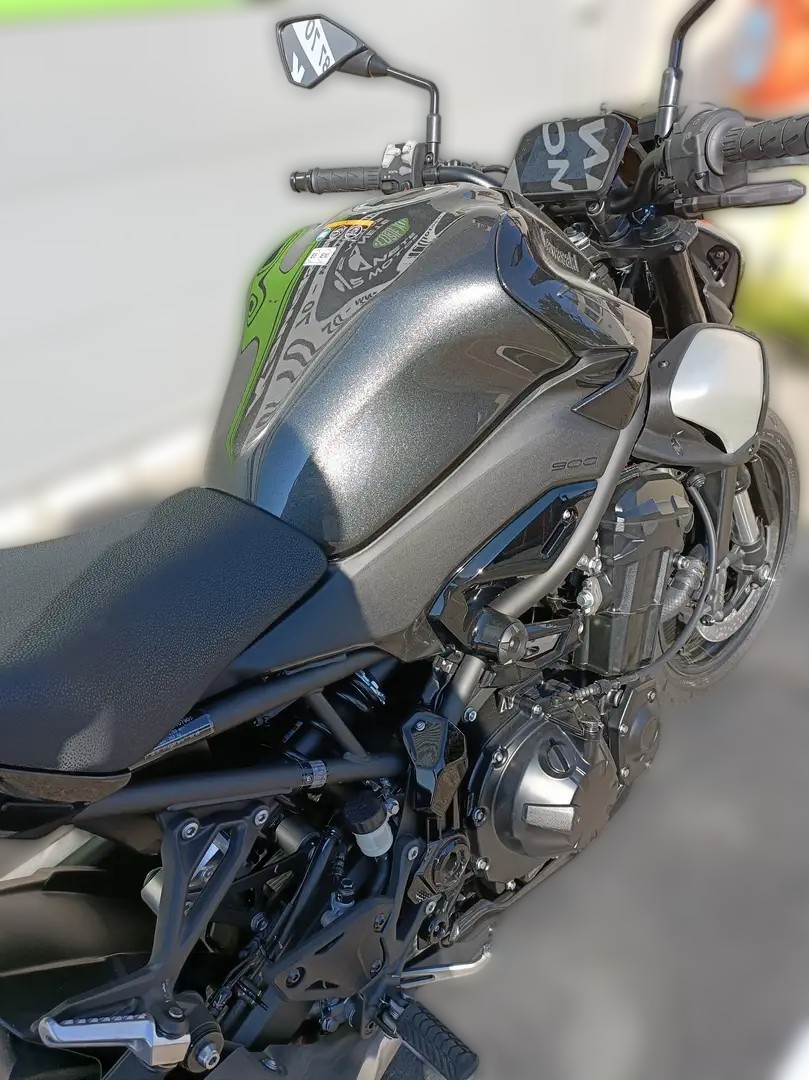 2025 Kawasaki Z900 - 1 000 km - Náhled 5