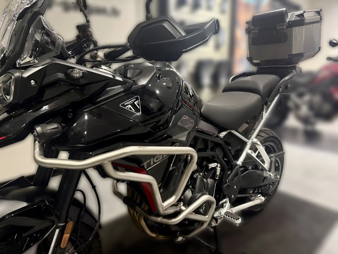 2025 Triumph Tiger 900 - 3 000 km - Náhled 3