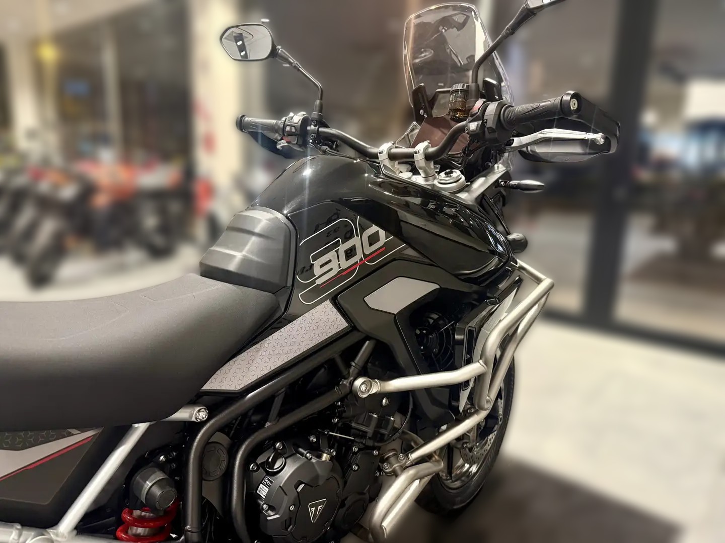 2025 Triumph Tiger 900 - 3 000 km - Náhled 9
