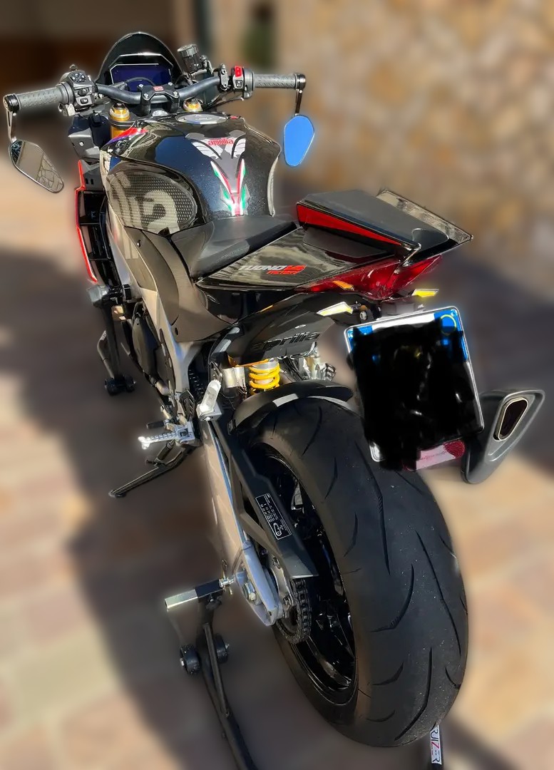2023 Aprilia Tuono V4 - 9 000 km - Náhled 2