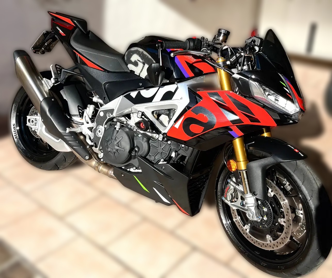 2023 Aprilia Tuono V4 - 9 000 km - Náhled 9