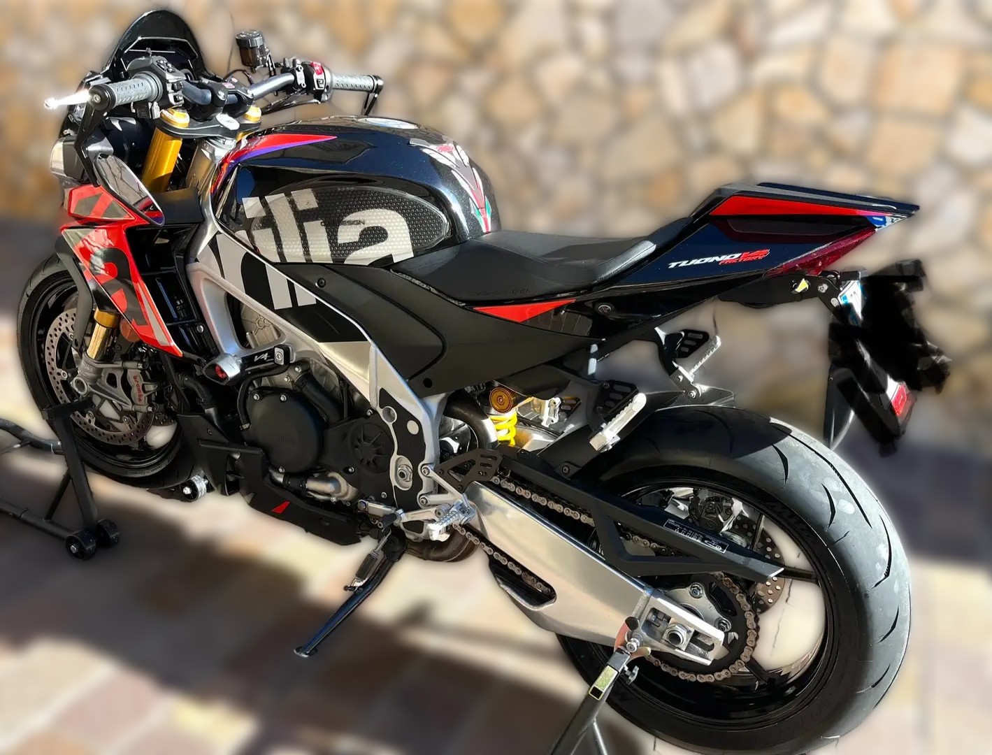 2023 Aprilia Tuono V4 - 9 000 km - Náhled 15