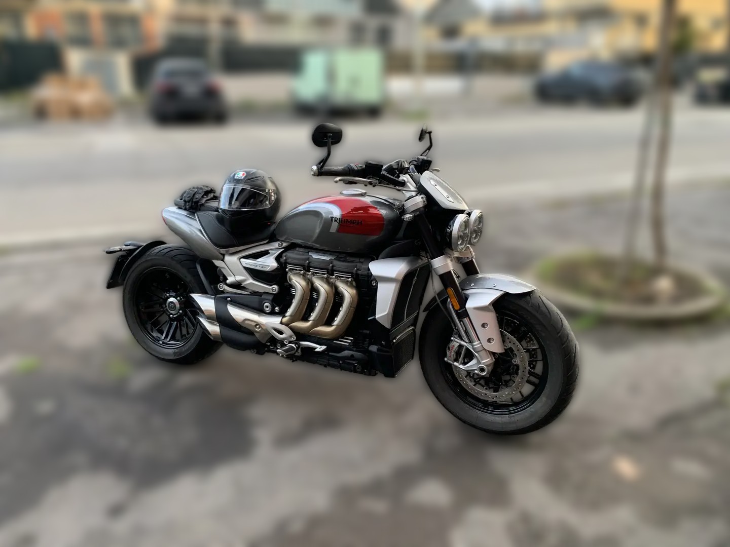 2023 Triumph Rocket 3 - 1 100 km - Náhled 10