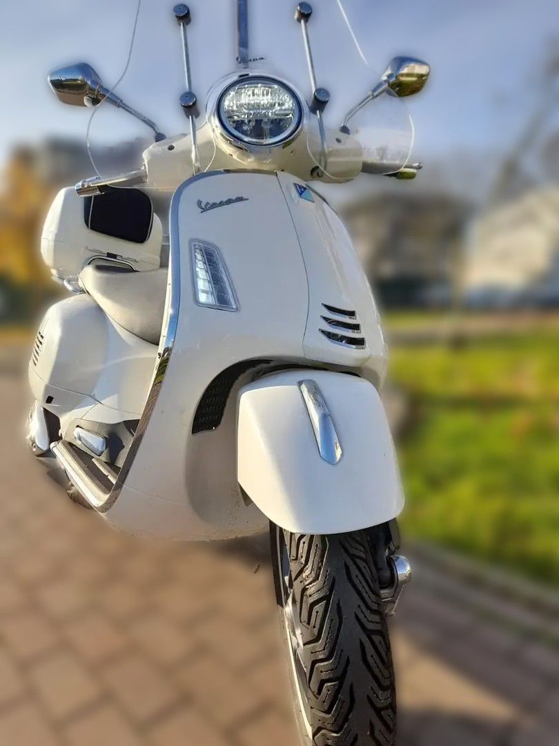 2024 Piaggio Vespa GTS - 525 km - Náhled 7