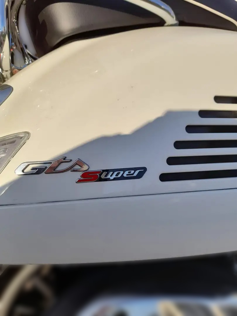 2024 Piaggio Vespa GTS - 525 km - Náhled 13