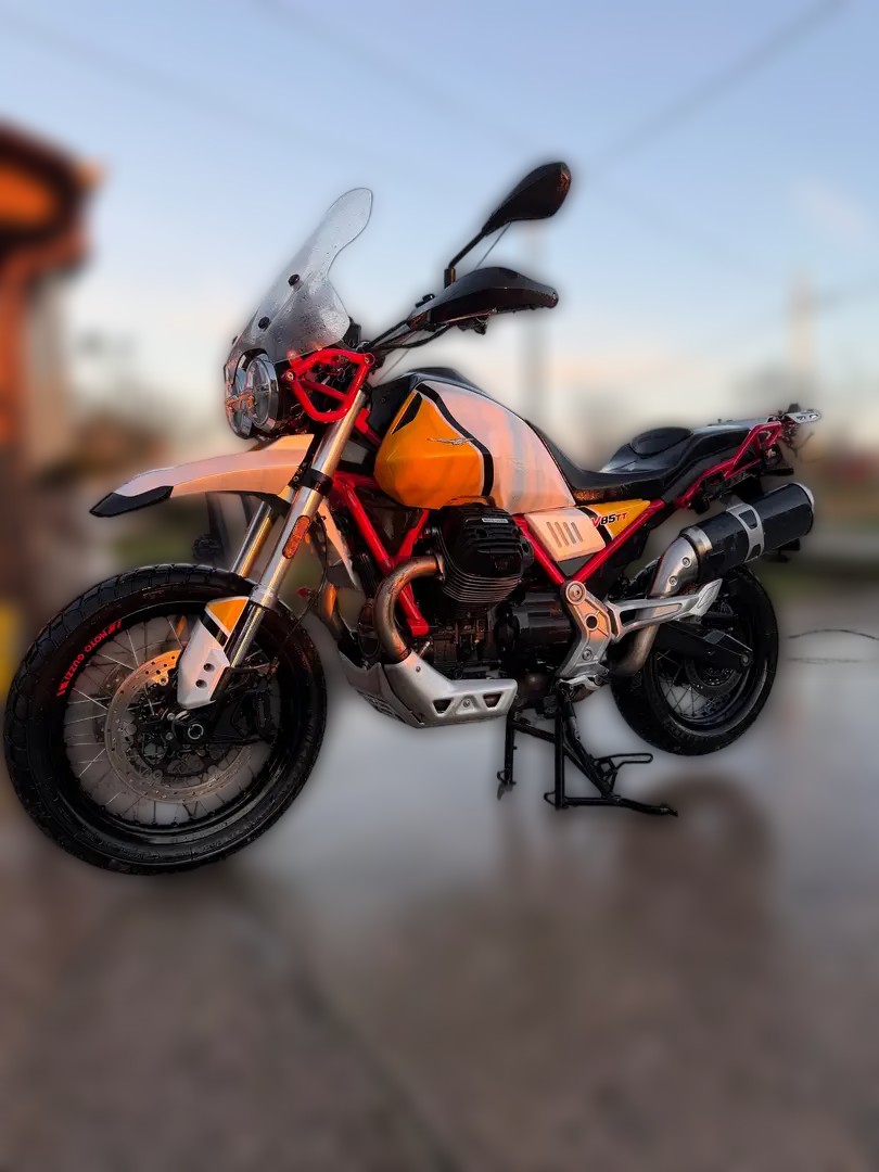 2021 Moto Guzzi V85 TT - 25 350 km - Náhled 10