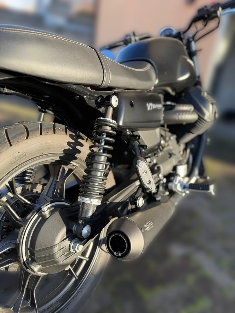 2018 Moto Guzzi V7 - 11 000 km - Náhled 9