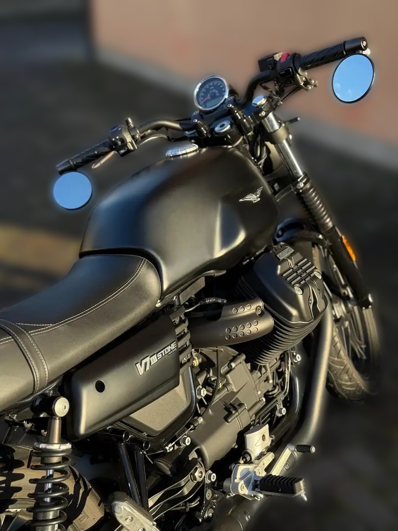 2018 Moto Guzzi V7 - 11 000 km - Náhled 14