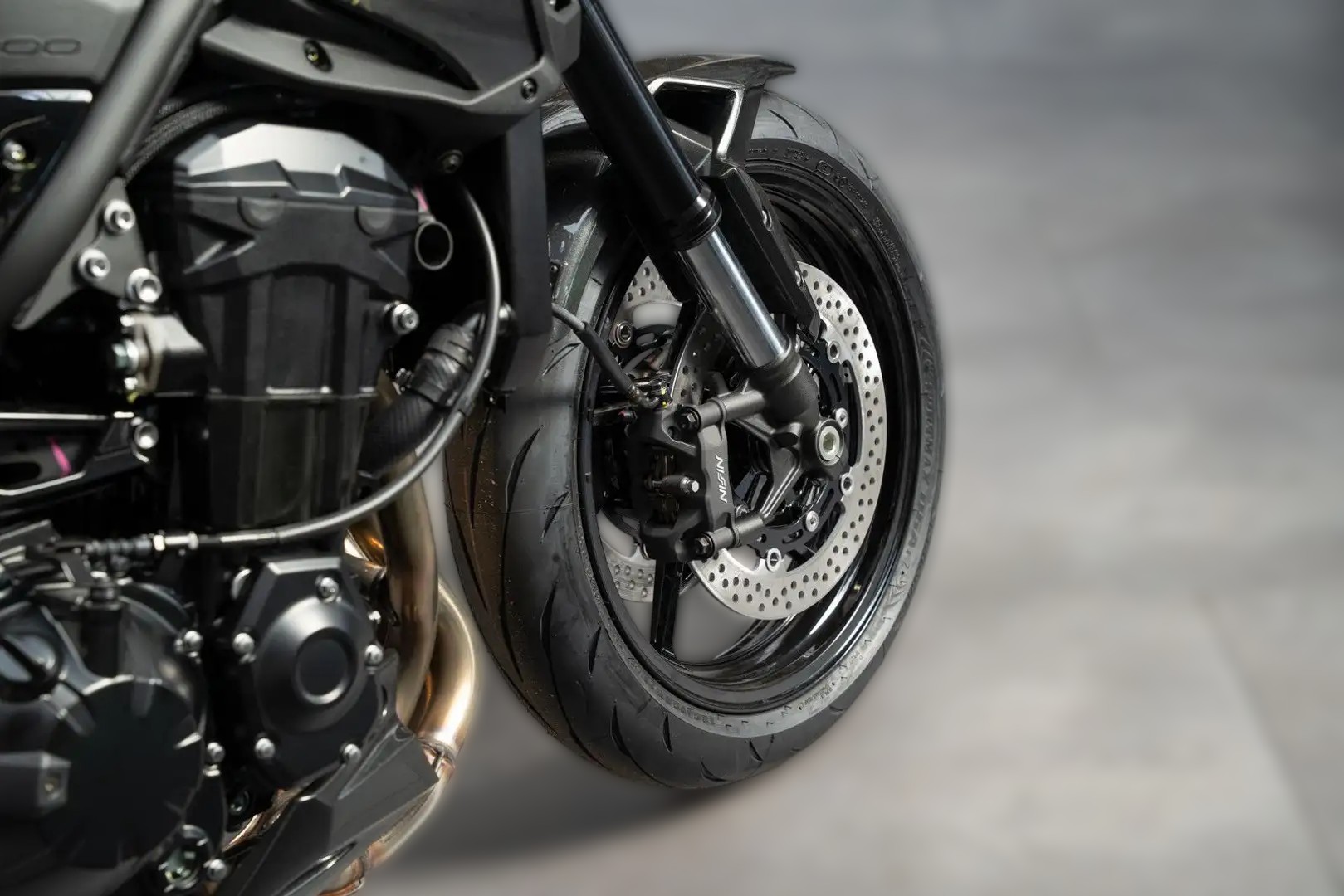2025 Kawasaki Z900 - 0 km - Náhled 10