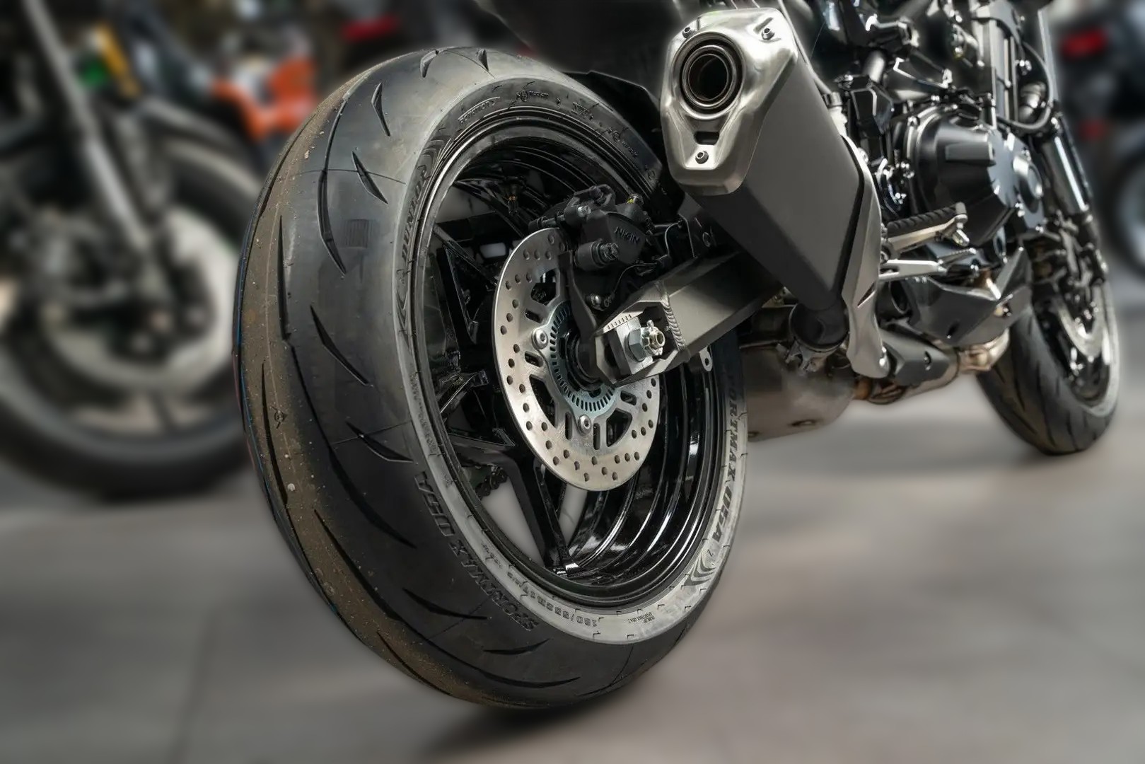 2025 Kawasaki Z900 - 0 km - Náhled 19