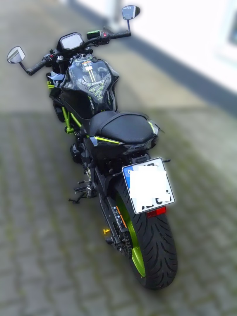 2021 Kawasaki Z900 - 12 741 km
