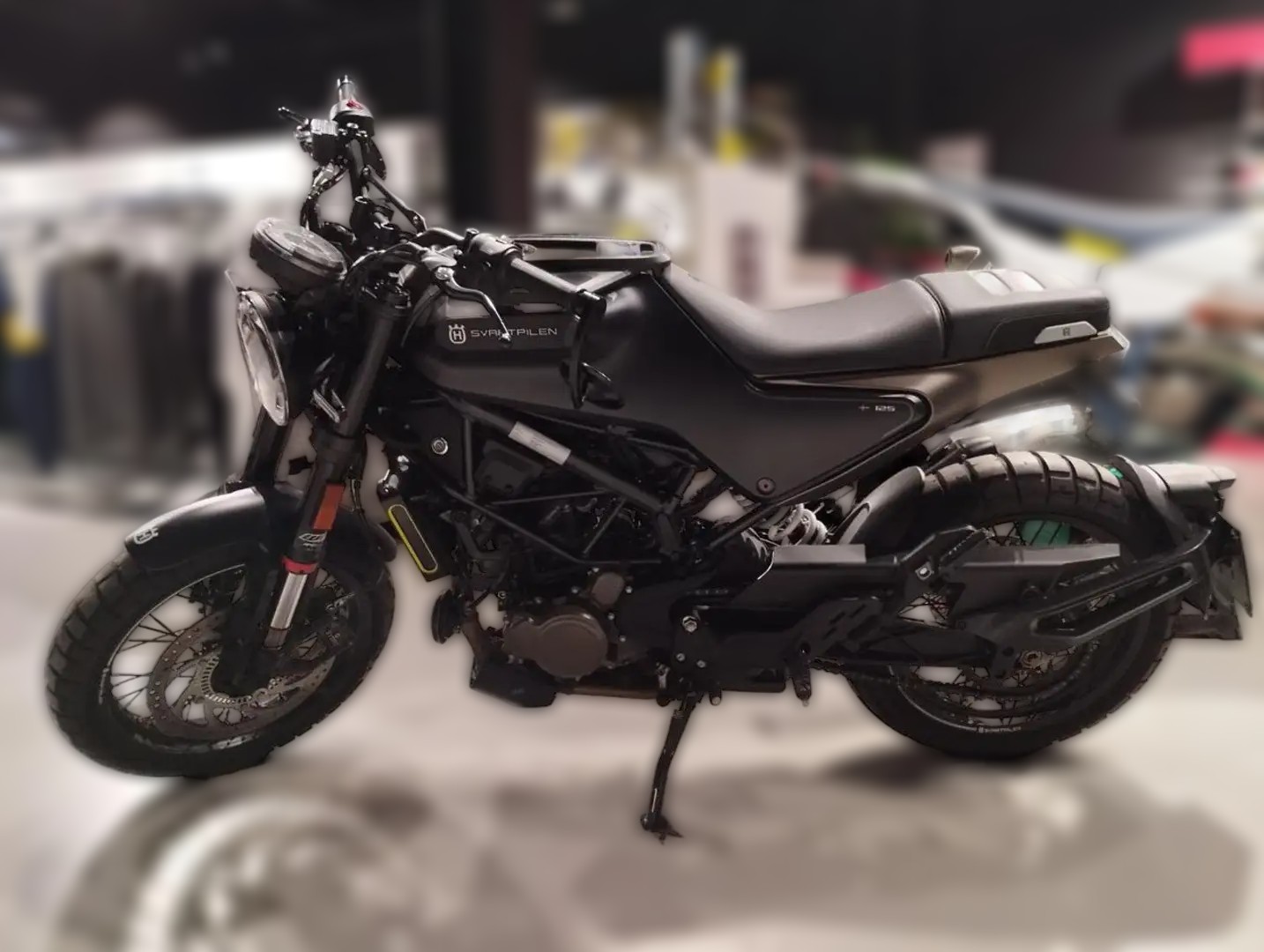 2023 Husqvarna Svartpilen 401 - 0 km - Náhled 4