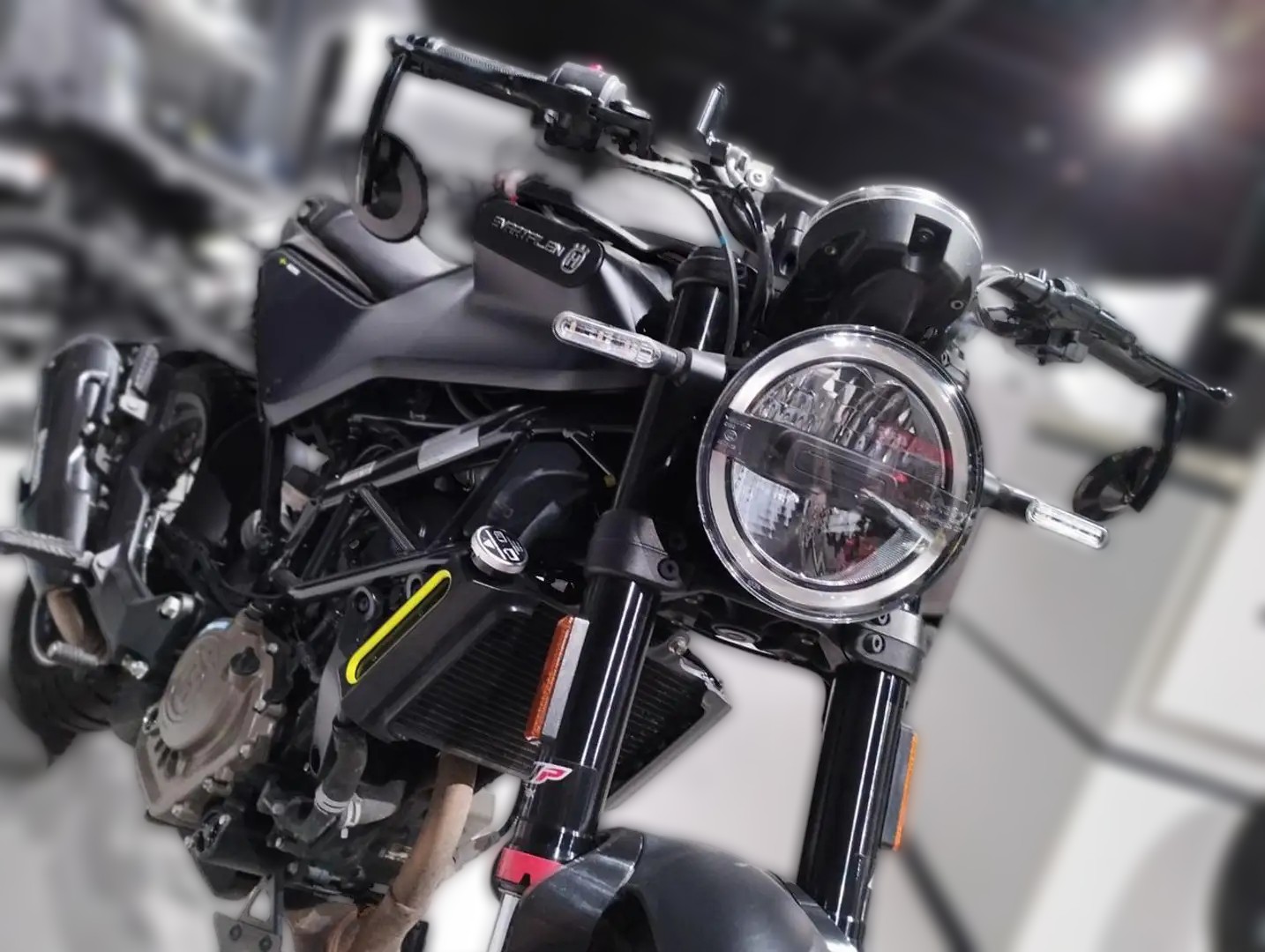 2023 Husqvarna Svartpilen 401 - 0 km - Náhled 14