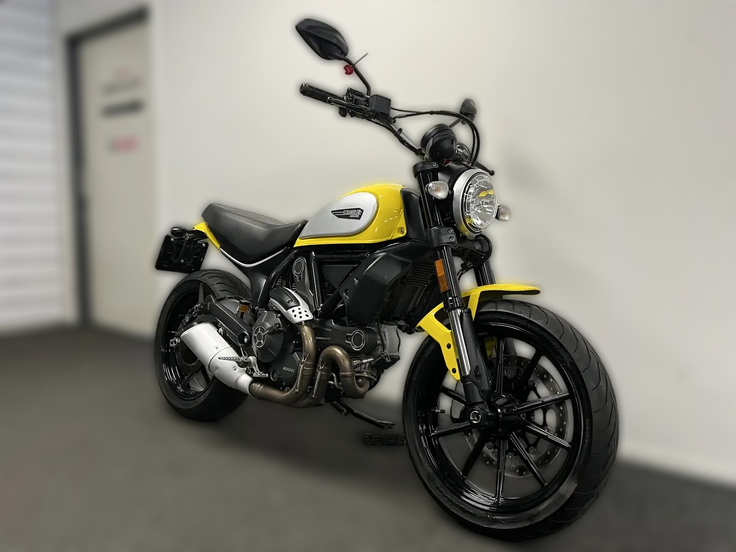 2024 Ducati Scrambler - 32 117 km - Náhled 6