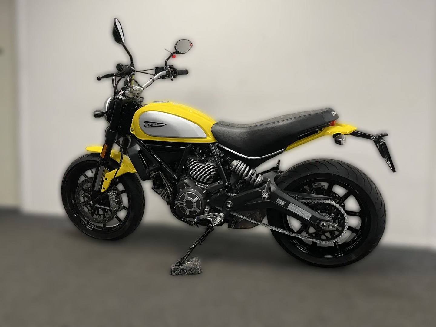 2024 Ducati Scrambler - 32 117 km - Náhled 24